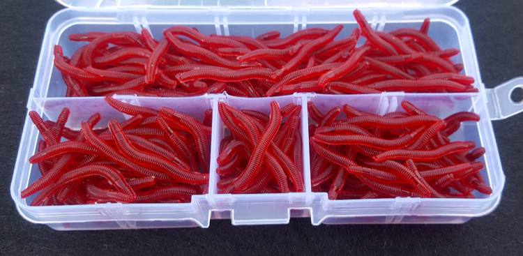 Color selection and operation skills of worms